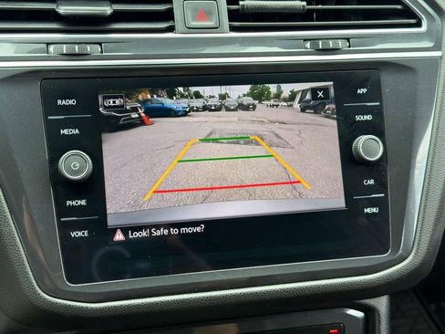 Used 2023 Volkswagen Tiguan SE R-Line FWD image 31
