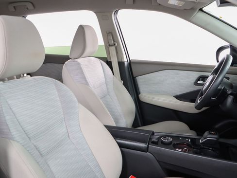 Used 2023 Nissan Rogue SV image 26