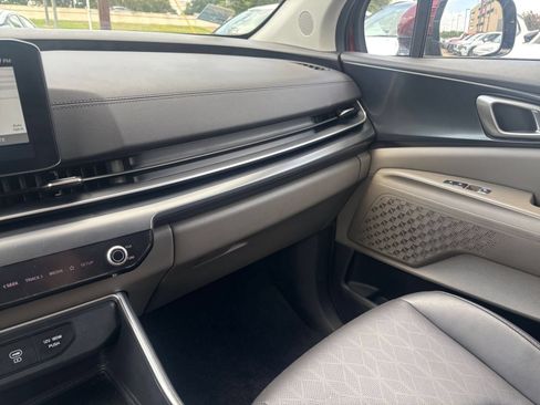 Used 2026 Kia Carnival FWD image 37