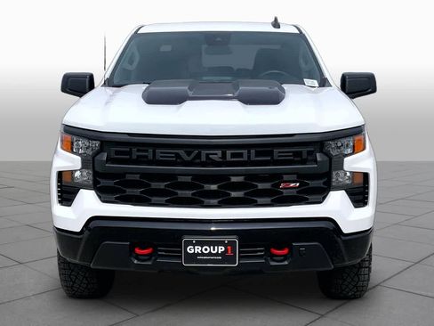 Used 2025 Chevrolet Silverado 1500 Custom Trail Boss AWD/4WD image 4