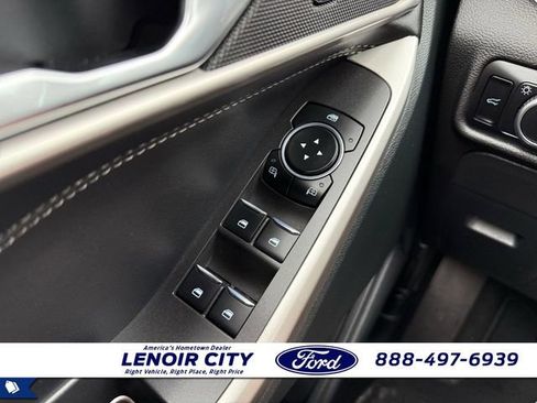 Used 2023 Ford Explorer XLT w/ Equipment Group 202A AWD/4WD image 18