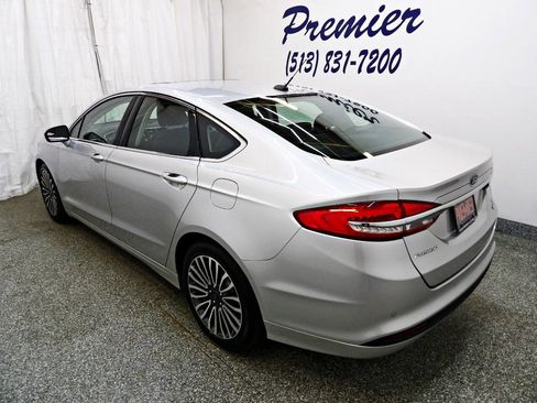 Used 2018 Ford Fusion SE w/ Fusion SE Technology Package FWD image 4