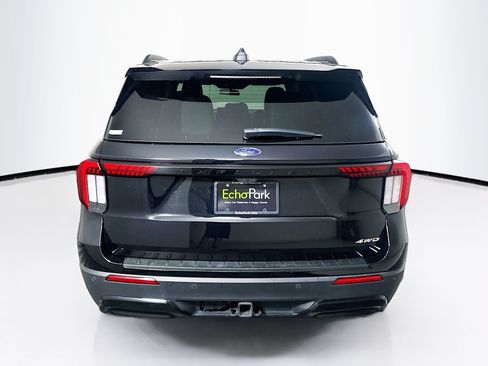 Used 2025 Ford Explorer ST-Line w/ ST-Line Street Pack AWD/4WD image 7