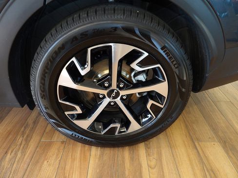 Used 2023 Kia Sportage EX FWD image 9
