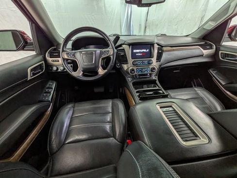 Used 2019 GMC Yukon Denali w/ Denali Ultimate Package image 11