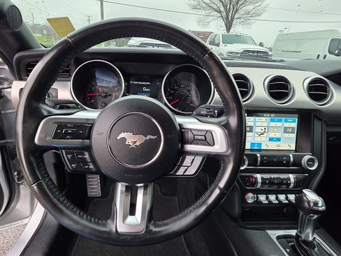 Used 2019 Ford Mustang Premium image 18