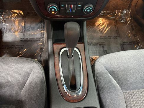 Used 2009 Chevrolet Impala LT FWD image 13