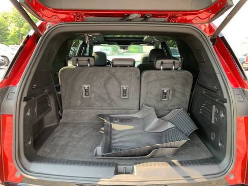 Used 2024 Chevrolet Traverse RS w/ LPO, Floor Liner Package AWD/4WD image 18