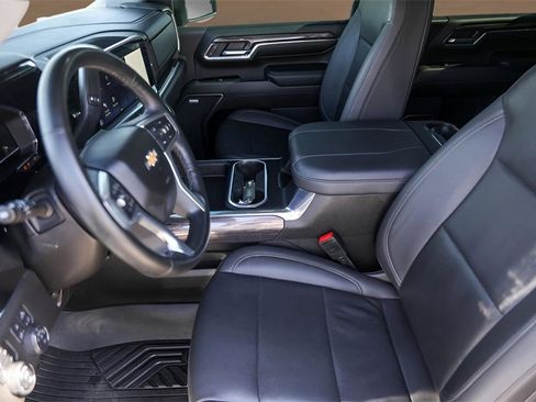 Used 2024 Chevrolet Silverado 2500 LTZ w/ LTZ Plus Package image 9