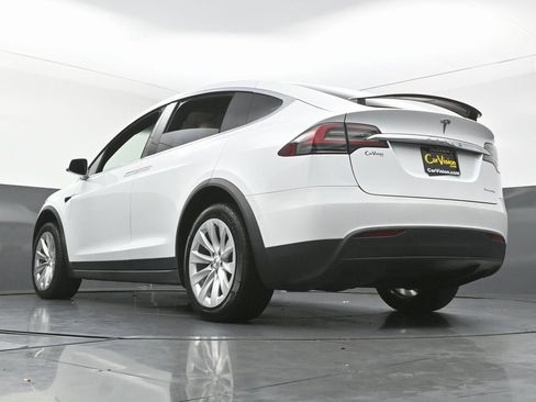 Used 2021 Tesla Model X Long Range image 48