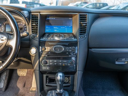 Used 2017 INFINITI QX70 AWD w/ Premium Package image 17