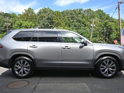 Used 2025 Toyota Grand Highlander AWD Hybrid image 9