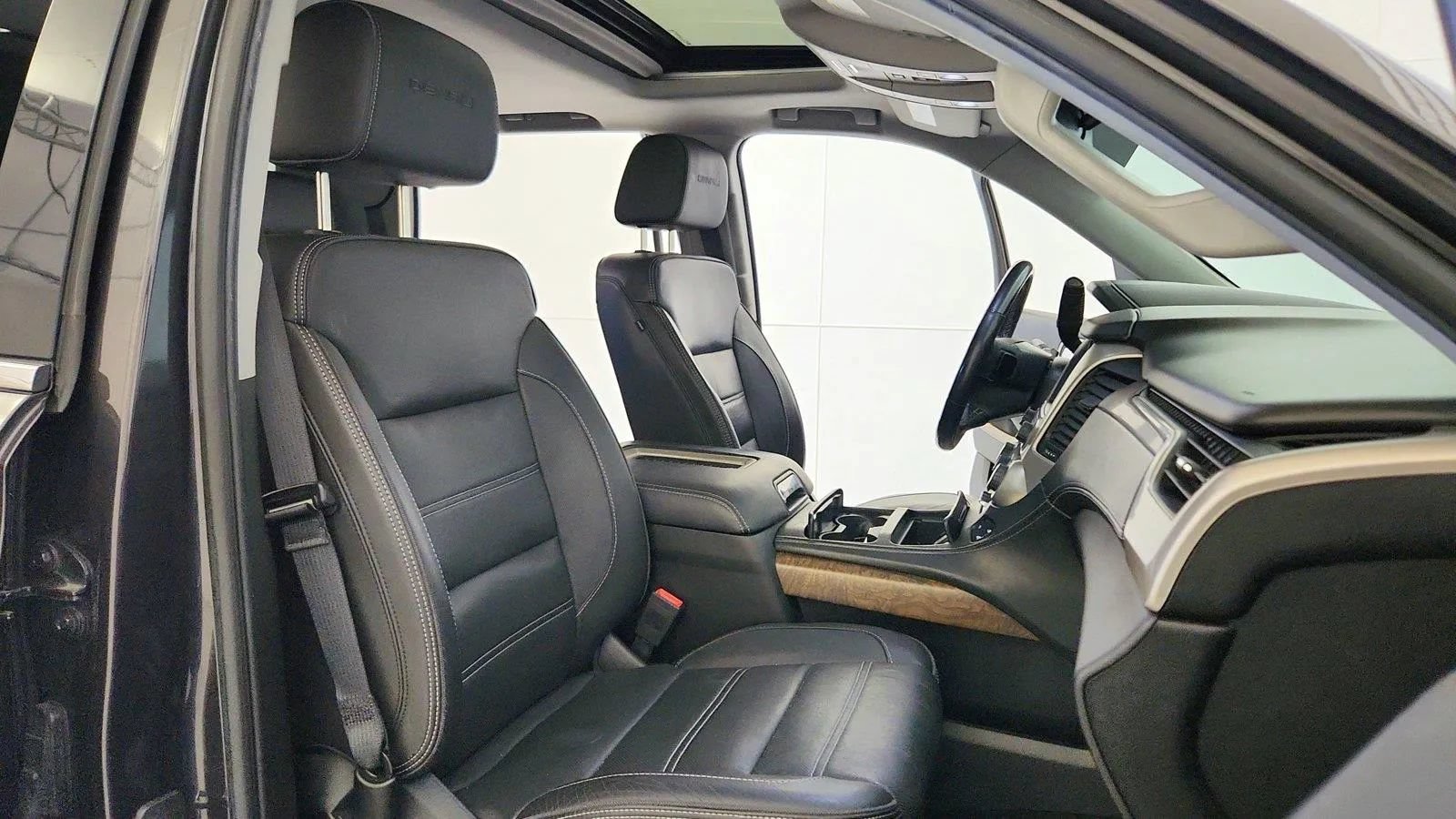 Used 2018 GMC Yukon Denali AWD/4WD image 36