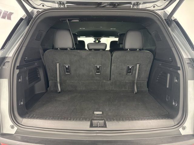 Used 2026 Chevrolet Traverse LT FWD image 28