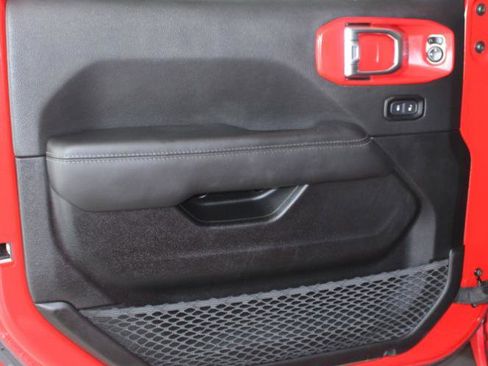 Used 2020 Jeep Wrangler Unlimited Sahara image 18