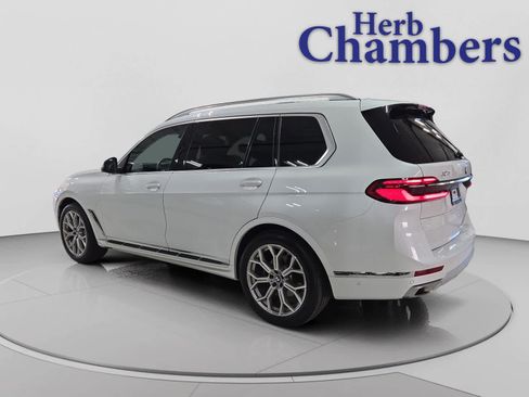 Used 2026 BMW X7 xDrive40i AWD/4WD image 3