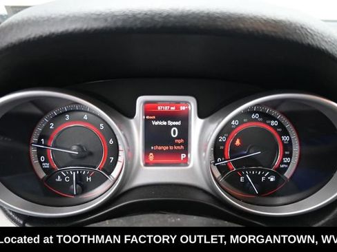 Used 2019 Dodge Journey SE FWD image 17