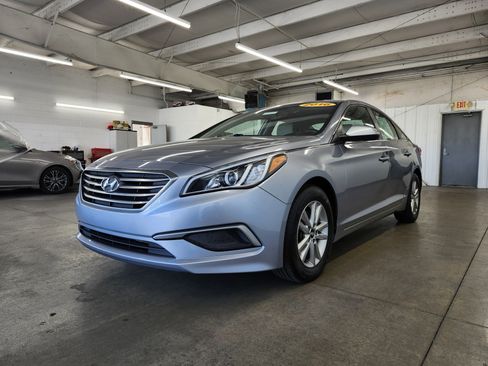Used 2016 Hyundai Sonata SE w/ Cargo Package image 28