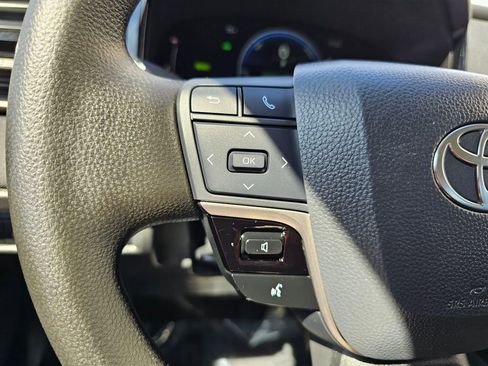 Certified 2025 Toyota Camry LE image 32