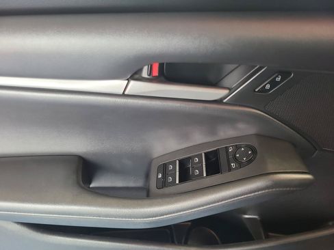 Used 2021 MAZDA MAZDA3 s FWD image 10