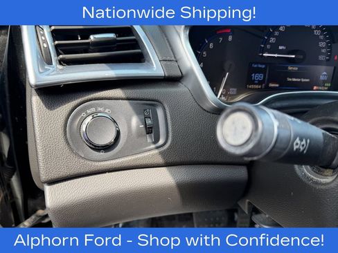 Used 2015 Cadillac SRX Luxury w/ Driver Awareness Package FWD image 9