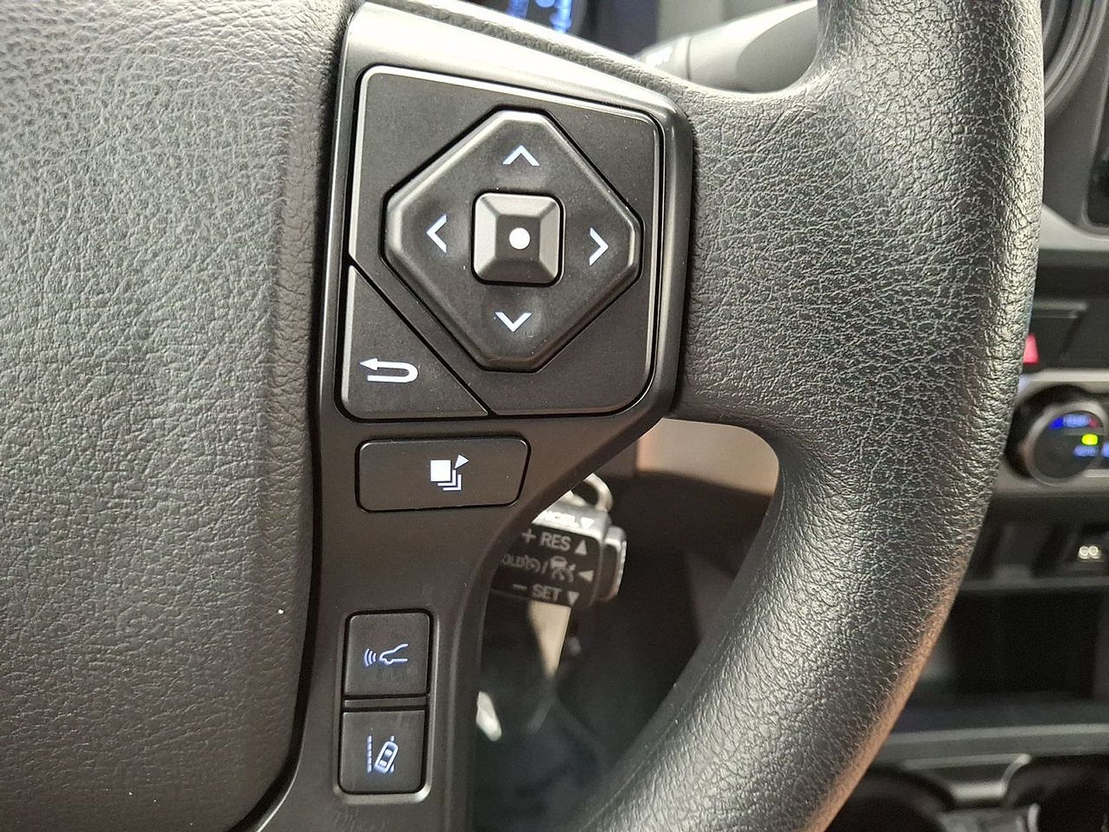 Certified 2023 Toyota Tacoma SR AWD/4WD image 22