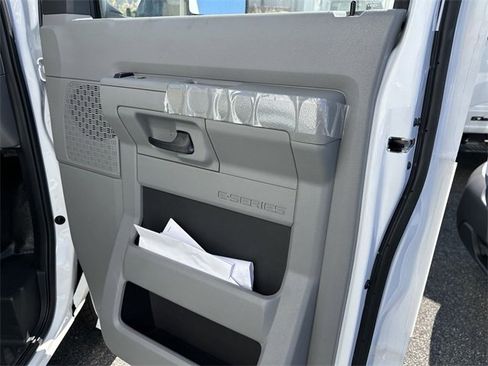 New 2024 Ford E-450 and Econoline 450 Super Duty w/ Power Windows & Locks Group image 28