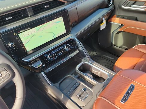 New 2025 GMC Sierra 3500 Denali Ultimate image 37