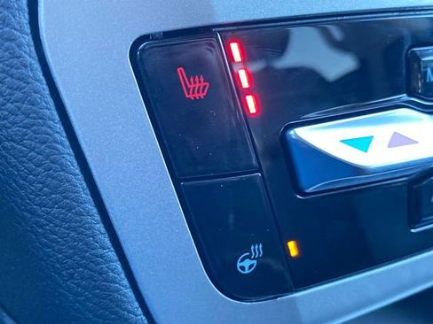 Used 2022 Ford Explorer XLT w/ Equipment Group 202A image 31