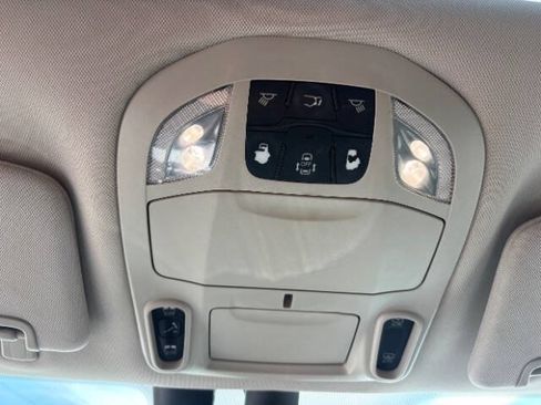 Used 2019 Chrysler Pacifica Touring-L Plus FWD image 15