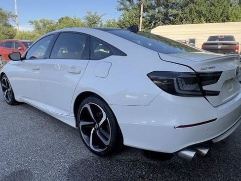 Used 2018 Honda Accord Sport image 5