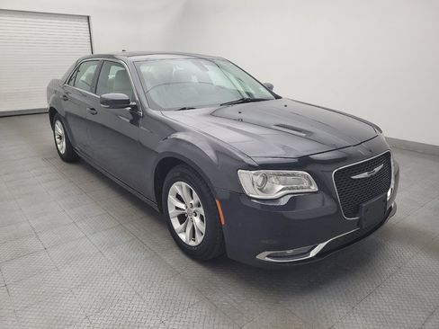 Used 2016 Chrysler 300 Limited RWD image 13