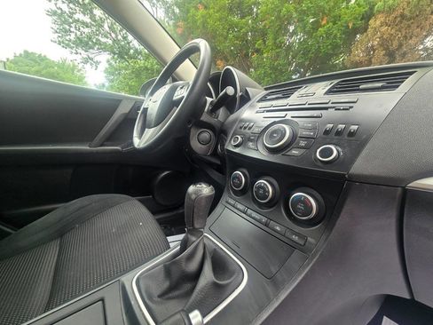 Used 2013 MAZDA MAZDA3 i Touring FWD image 26