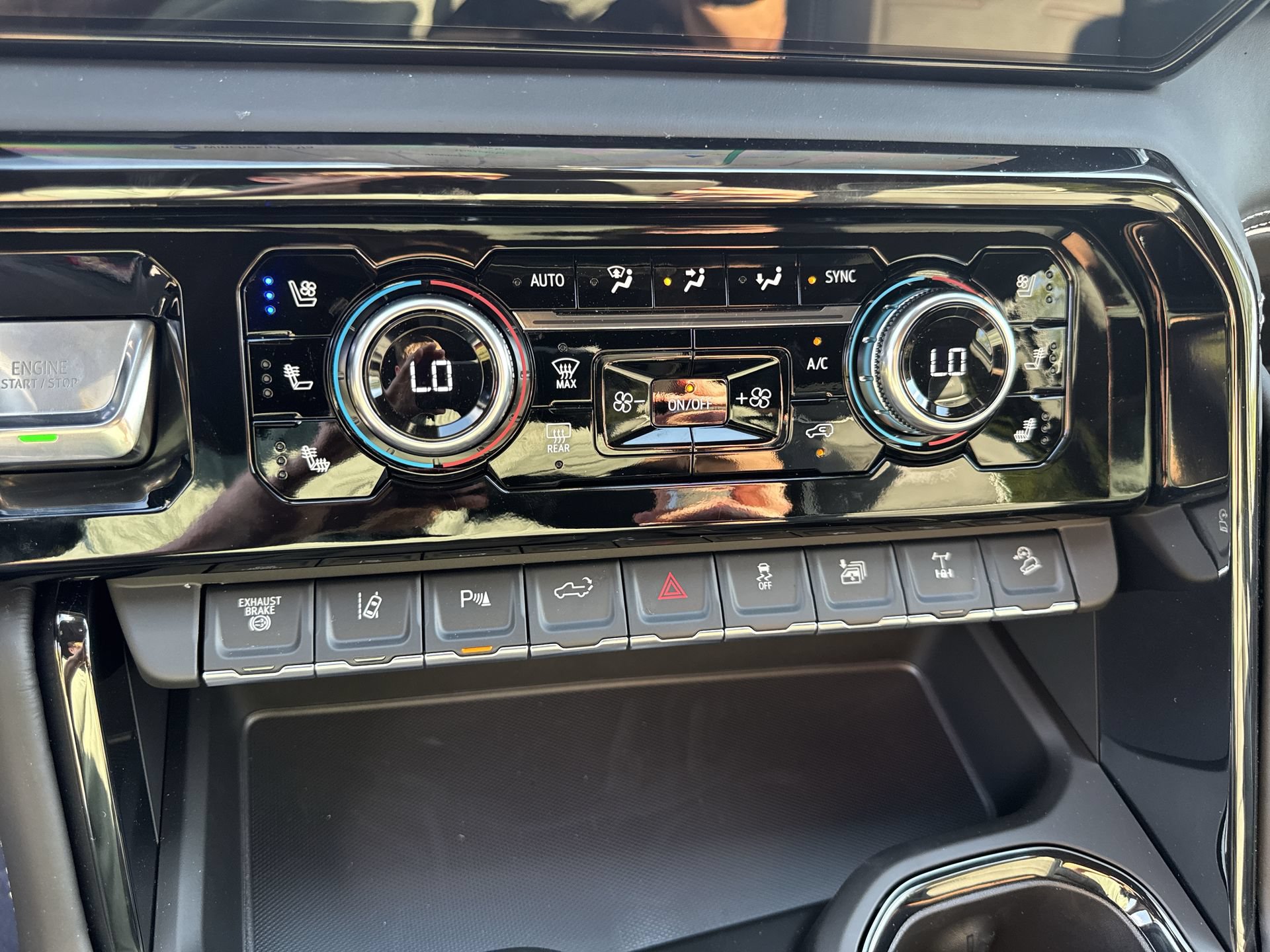 New 2026 GMC Sierra 2500 AT4X w/ AT4X AEV Edition AWD/4WD image 17