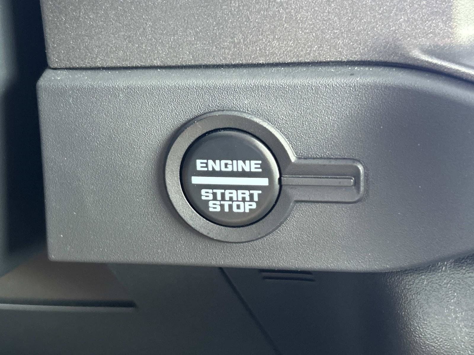 Used 2025 Ford Bronco Badlands AWD/4WD image 40