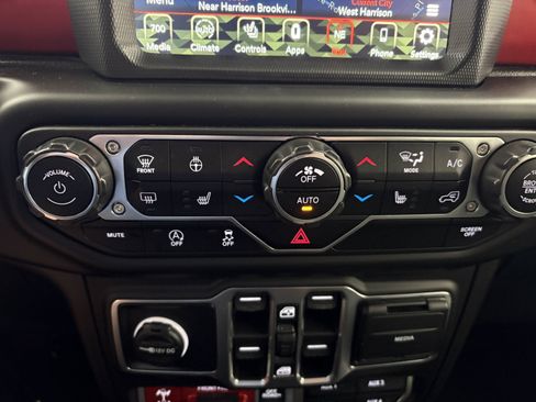 Used 2021 Jeep Wrangler Unlimited Rubicon AWD/4WD image 16