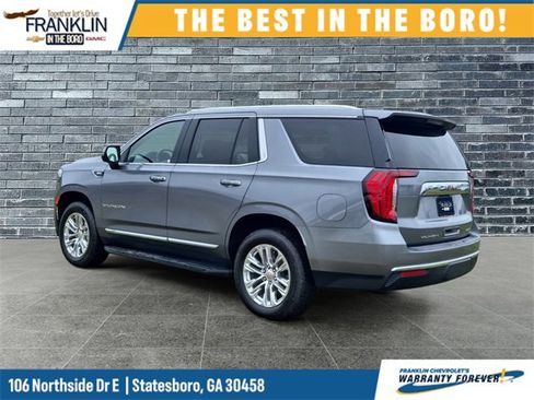 Used 2022 GMC Yukon SLT w/ SLT Premium Package image 3