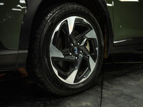 Used 2024 Subaru Crosstrek 2.5i Limited AWD/4WD image 3