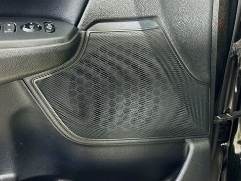 Used 2017 Honda CR-V EX-L image 19
