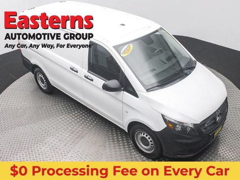 Used 2022 Mercedes-Benz Metris image 3