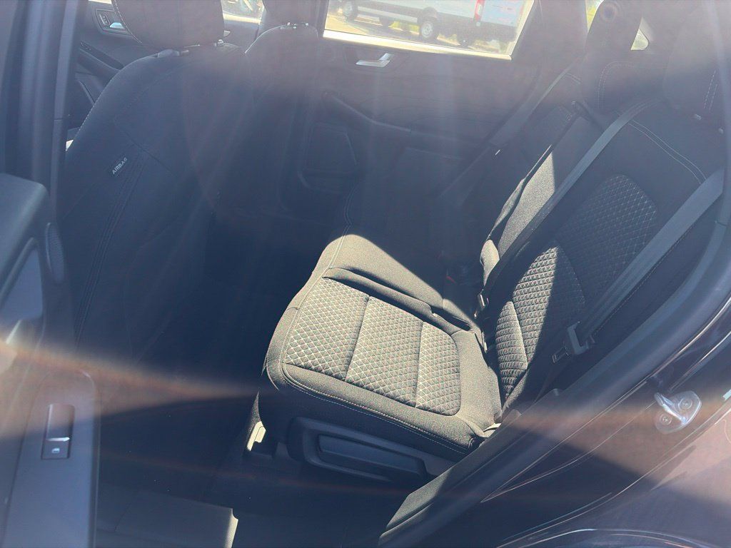 Used 2023 Ford Escape Active w/ Tech Pack #2 AWD/4WD image 10
