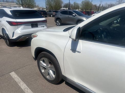 Used 2012 Toyota Highlander Limited w/ Tow Pkg image 19