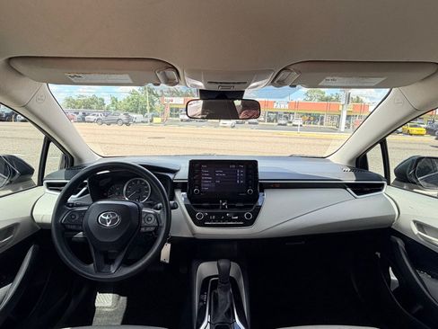 Used 2022 Toyota Corolla LE FWD image 12