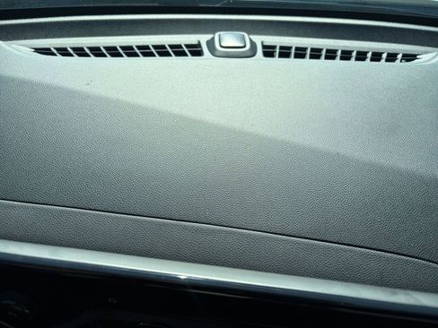 Used 2025 Chevrolet TrailBlazer LT FWD image 17