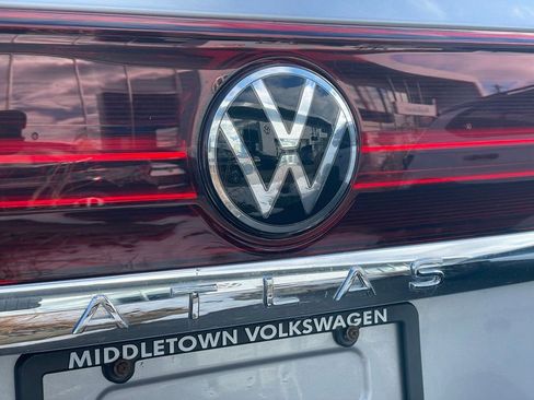 Certified 2025 Volkswagen Atlas SE w/ Black Wheel Package image 31