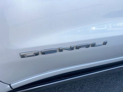 Used 2021 GMC Sierra 1500 Denali w/ Denali Ultimate Package image 13