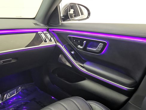 Used 2022 Mercedes-Benz S 500 4MATIC w/ AMG Line Package image 23