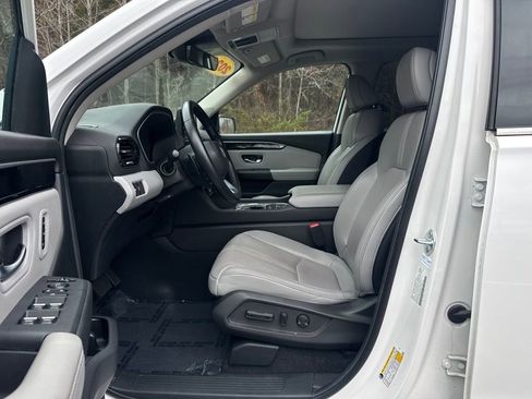 Certified 2024 Honda Pilot Touring image 12