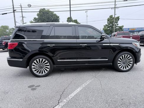 Used 2019 Lincoln Navigator Reserve AWD/4WD image 4