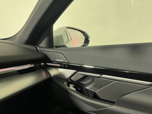 New 2026 BMW 530i xDrive w/ M Sport Package image 30